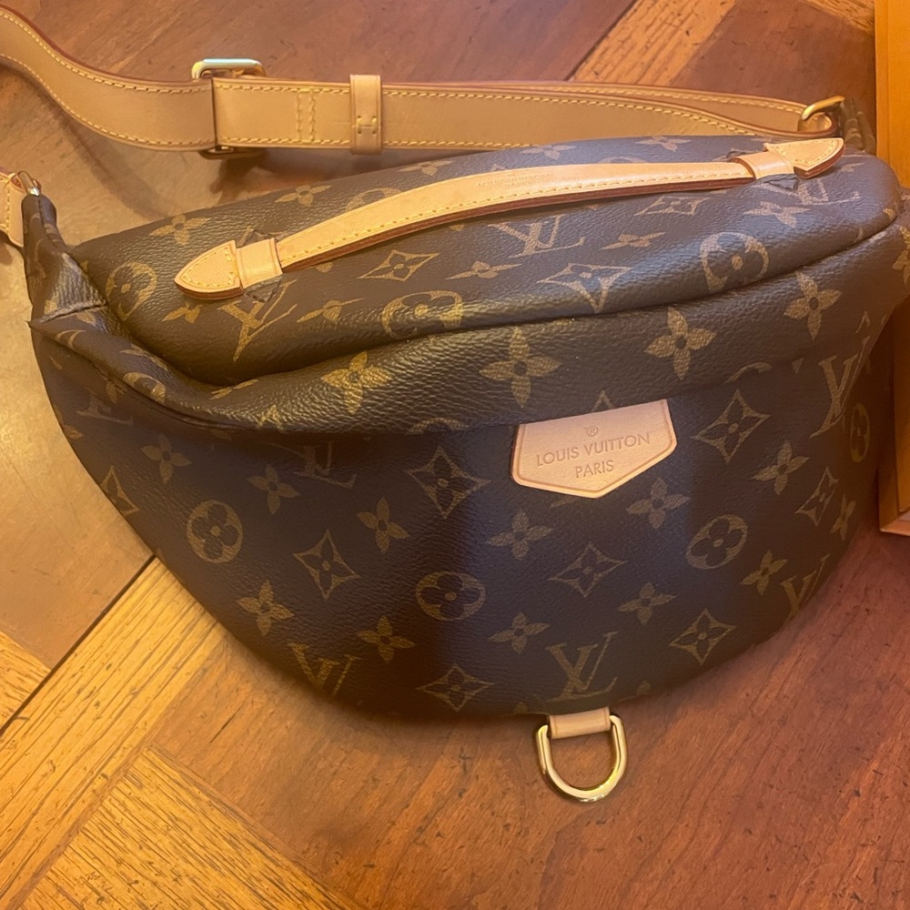 Authentic Louis Vuitton bumbag